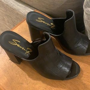 Heels, seven7, never worn